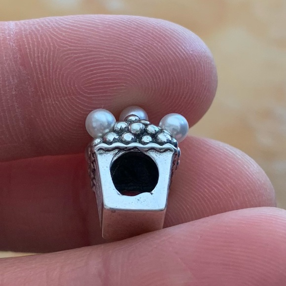 NWOT Delicious Popcorn Charm, Pale Pink Enamel & White Crystal Pearls Silver 925 - Picture 10 of 11